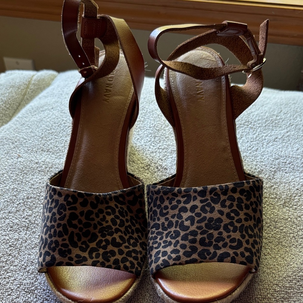 Old Navy Brown Leopard Print Wedge Sandals